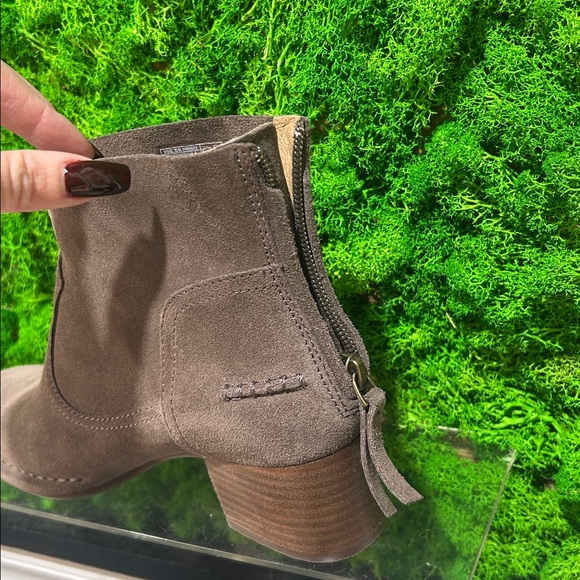 UGG Women's Bandara Ankle Boot - Picture 7 of 8